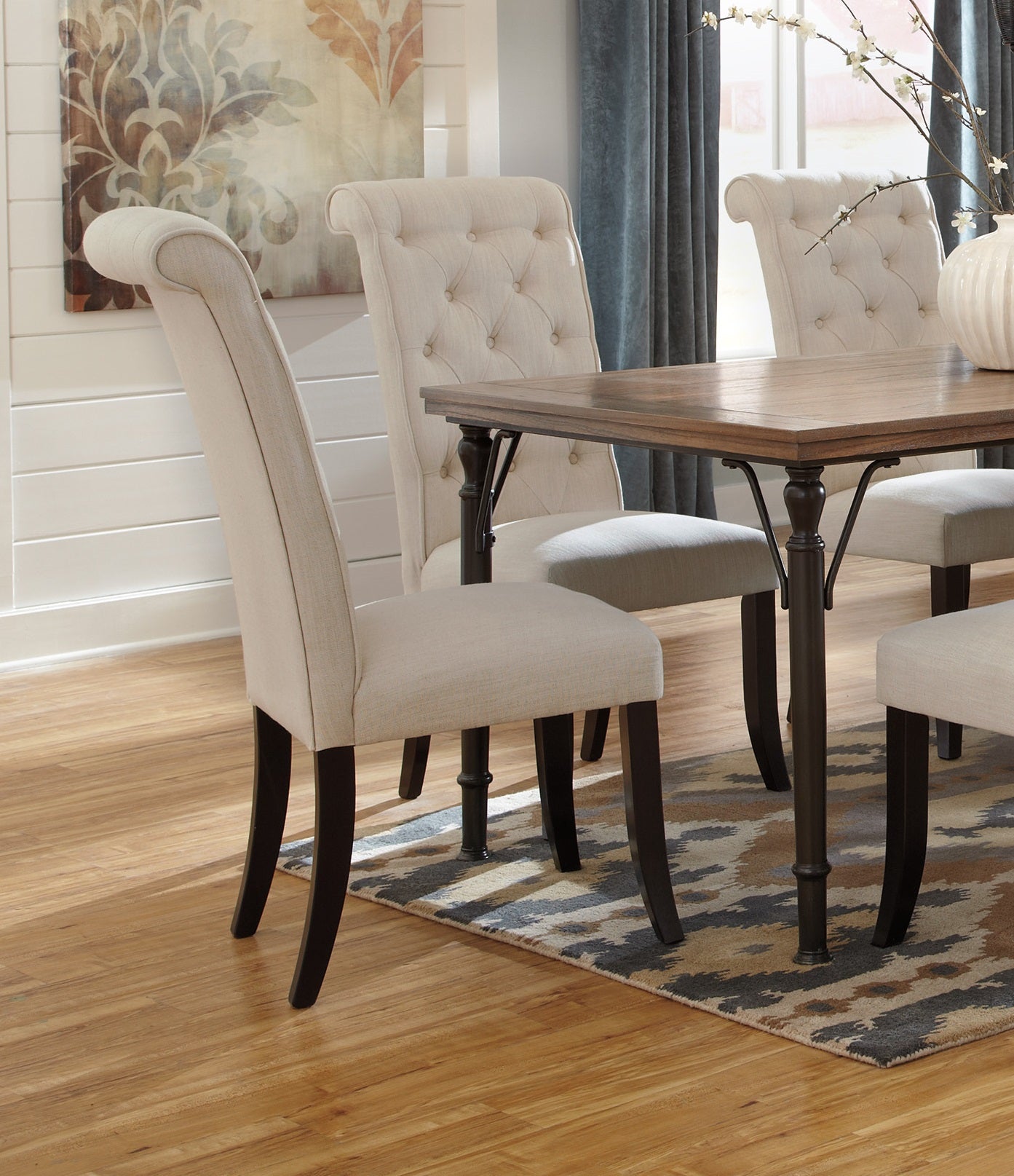 Ashley Signature Design Tripton Dining Chair Linen D530-01