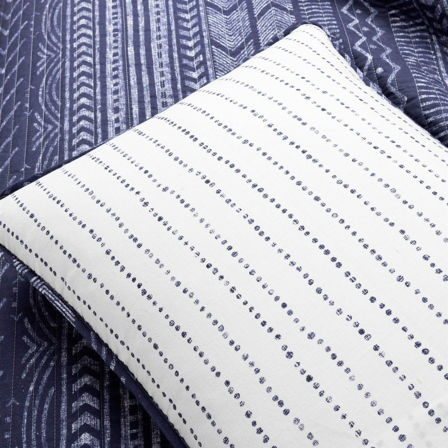 King size Scandinavian Chevron Navy Blue White Reversible Cotton Quilt Set