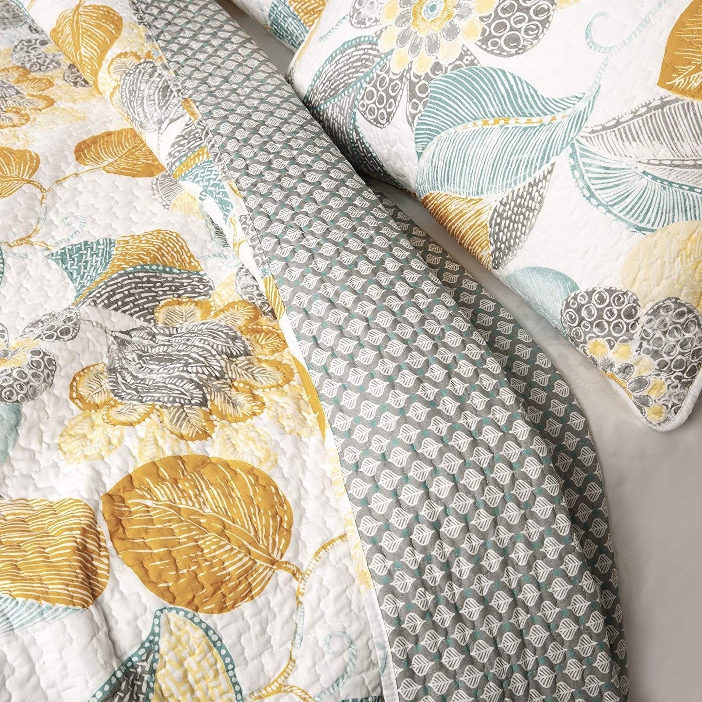 3 Piece Reversible Yellow Grey Floral Cotton Quilt Set in King Size