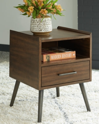 Ashley Signature Design Calmoni End Table Brown T916-2