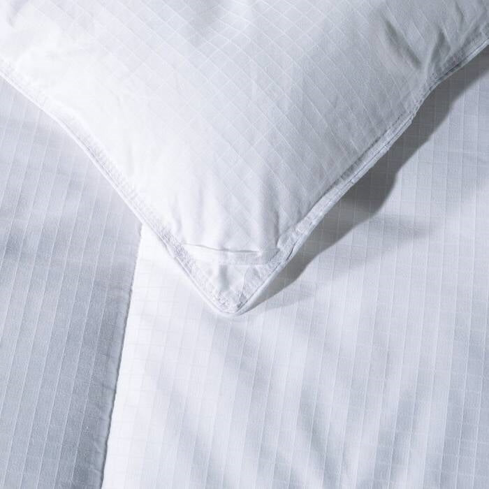 Twin Size All Seasons Soft White Polyester Down Alternative Comforter